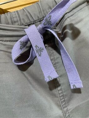 Med Couture Steel Gray/lilac scrub pants. Size SM PETITE Style: 8705P